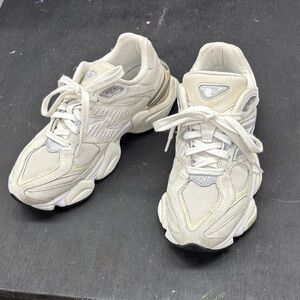 Cream White New Balance 9060 Sneakers W 8 M6.5